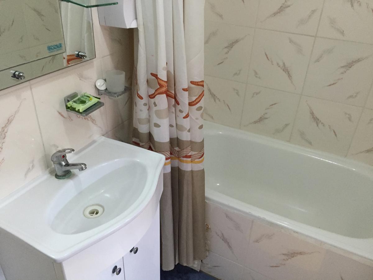 إكيكي Hotel Bamboo المظهر الخارجي الصورة